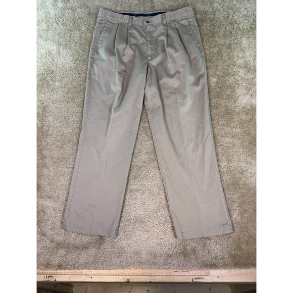 Dockers Khaki Pants Mens 38x30 Beige Classic Fit Pleated 100% Cotton Twill E216 - Picture 1 of 13